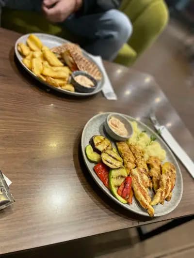 Sunrise bar & dinner
