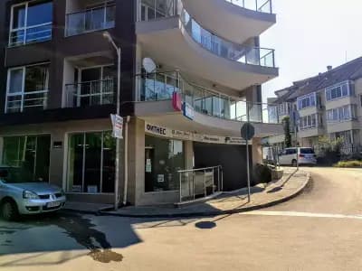Басейн "Двата Делфина"