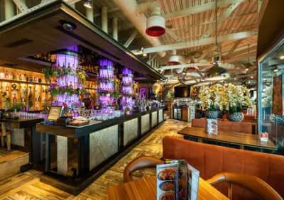 Happy Bar & Grill Paradise Center