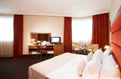 Expo Sofia Hotel - Free Arrival shuttle bus - Free Parking - Free Compliments - Free Wi-Fi