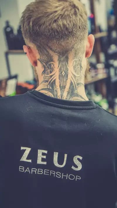 Zeus Barbershop Varna Centre | Премиум Бръснарница | Академия