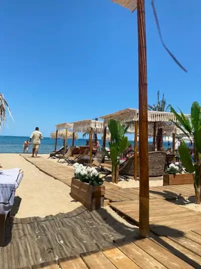 Bamboo Beach food & music