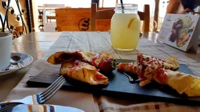 Bamboo Beach food & music