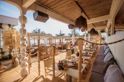 Bamboo Beach food & music