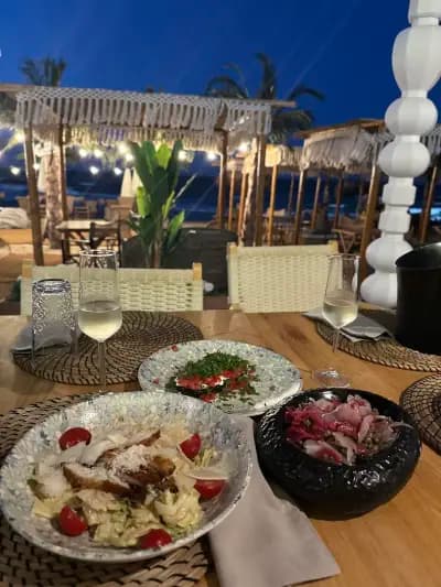 Bamboo Beach food & music
