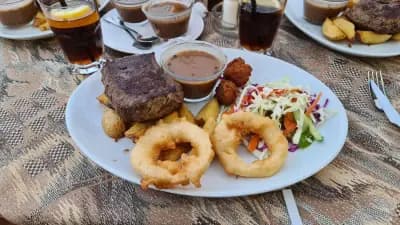 Ресторант и Бар " Хавай"