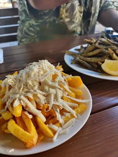 Ресторант „Мон Ами“ (Яслите)