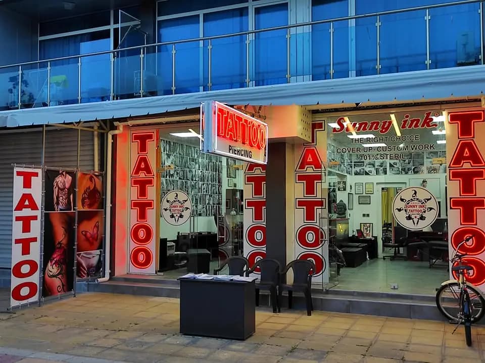 Sunny Ink Tattoo shop -SENTIDO NEPTUN BEACH
