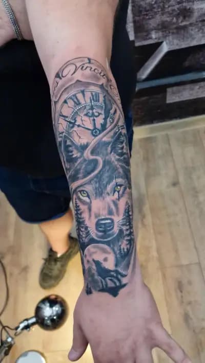 Студио за татуировки "Spider Ink"