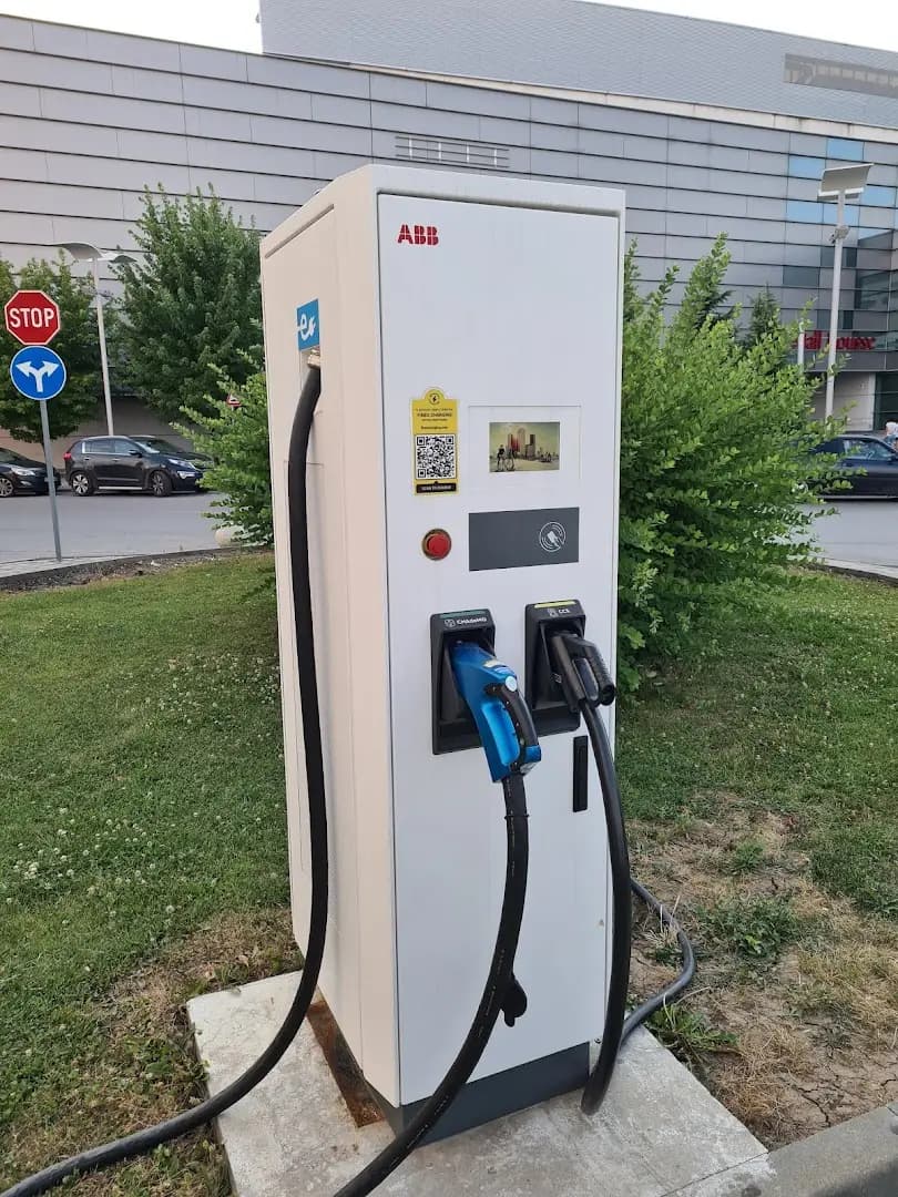 Станция за зареждане Fines