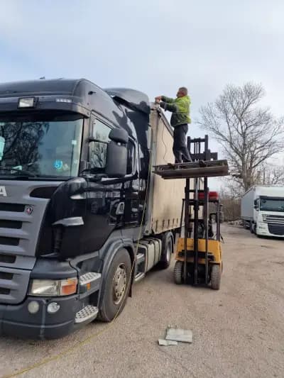 TRUCK & TRAILER SERVICE | 24/7 ROADSIDE ASSISTANCE