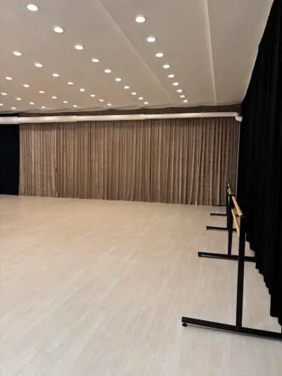 Танцов център „Омая“