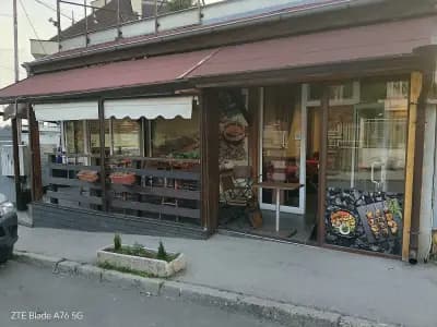"На площада"