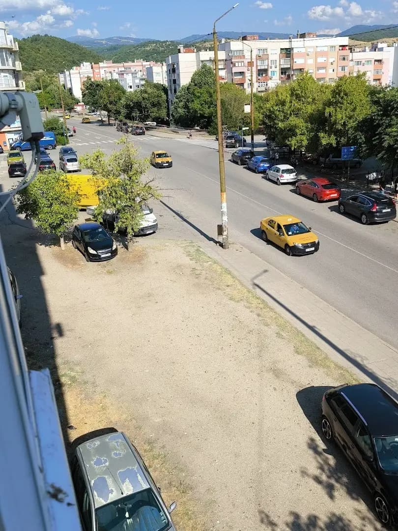 ЗАКУСВАЛНЯ БАКАЛОВ