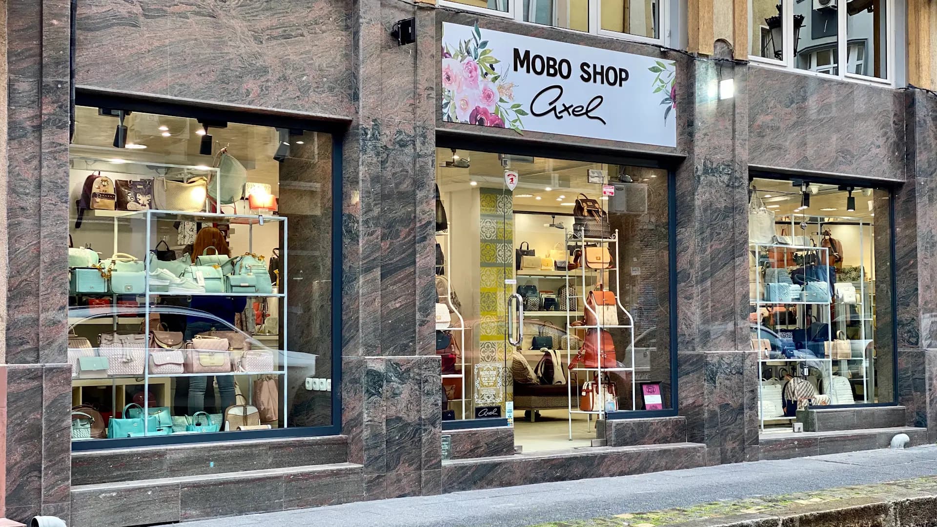 Axel Accessories / MOBO SHOP