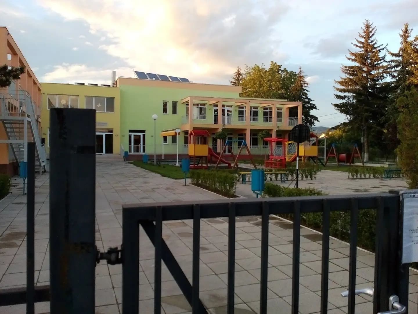 ДГ 121 р-н Нови Искър