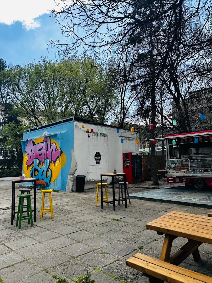 Mangi & Piangi Street Food ( ул. Иван Вазов 6 )