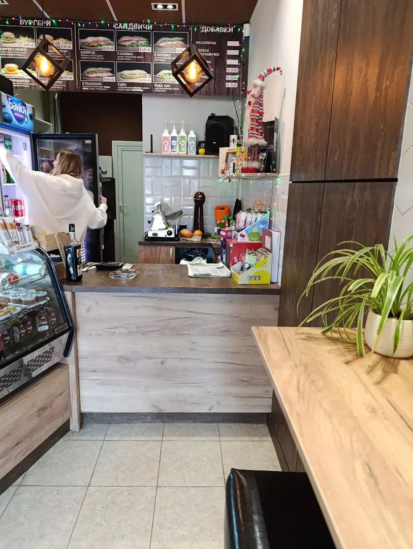 Sandwich & cake bar