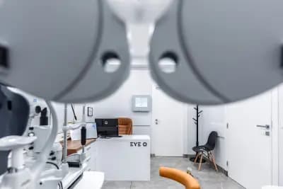 Очен център EYE Q