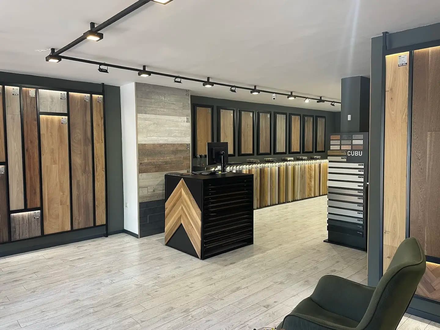 Fabrika Parquets / Фабрика Паркети