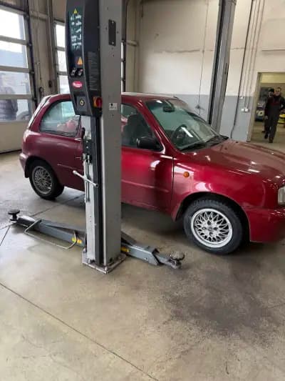 Автосервиз МОТОЕКСПЕРТ и централен склад
