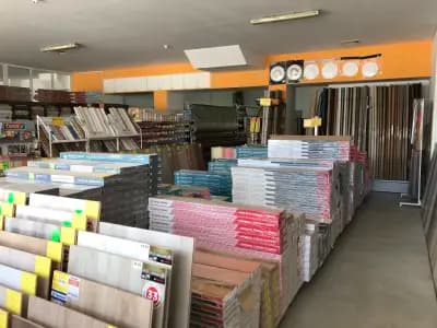 Магазин КОНФОР - Паркети, Килими, Боя