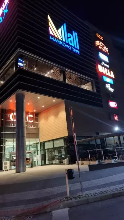 Магазин за аксесоари за телефони Fonax (Mall Markovo Tepe)