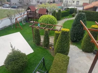 Къща за гости "У Дома"