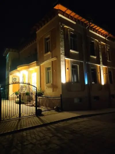Вила Париж