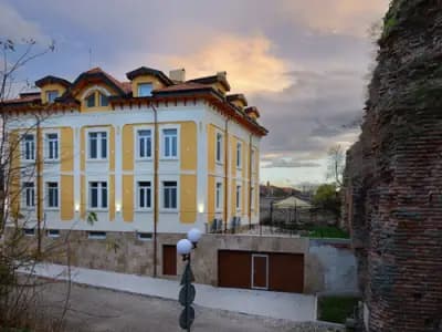 Вила Париж
