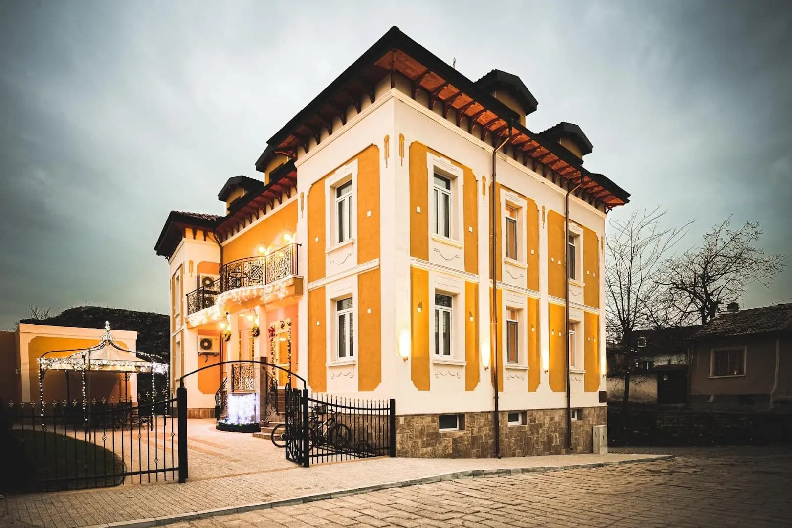 Вила Париж