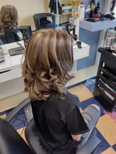 Студио за Красота Артизан / Artisan Hair & Beauty Studio