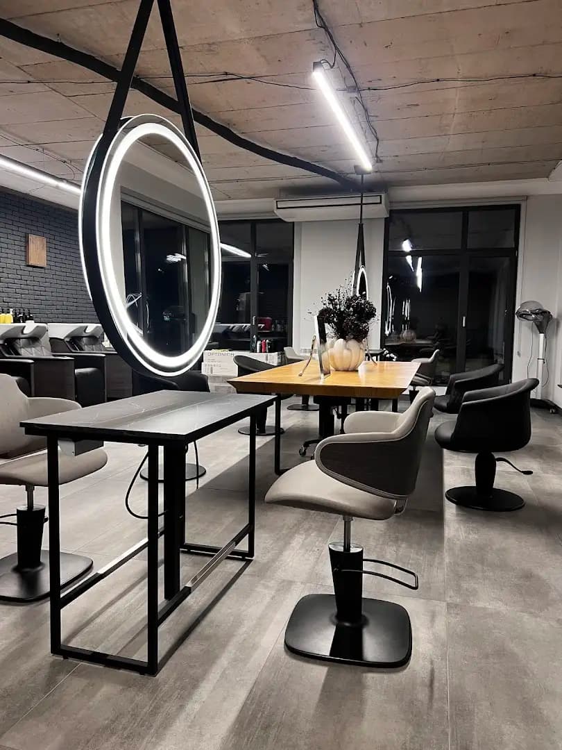 Фризьорски салон - САЛОНъТ The Salon