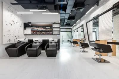 Salon Inspire - Mladost