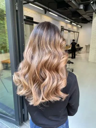 Salon Inspire - Mladost