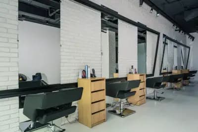 Salon Inspire - Mladost