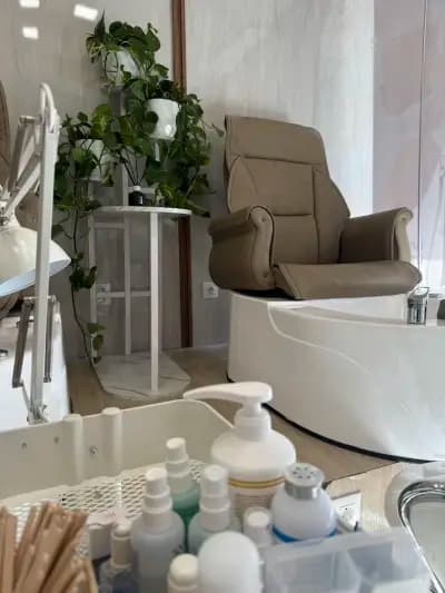 Queen Beauty Room