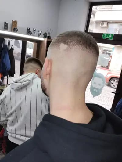 Moni Barbers - Мъжко подстригване | oформяне на брада | кола маска на нос и уши | кална маска за лице | оформяне на