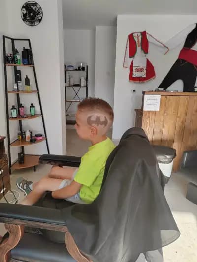 Бръснарница и академия 681 Barber shop & academy 681