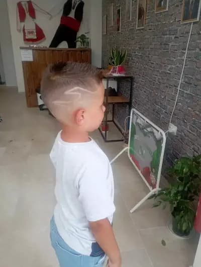 Бръснарница и академия 681 Barber shop & academy 681