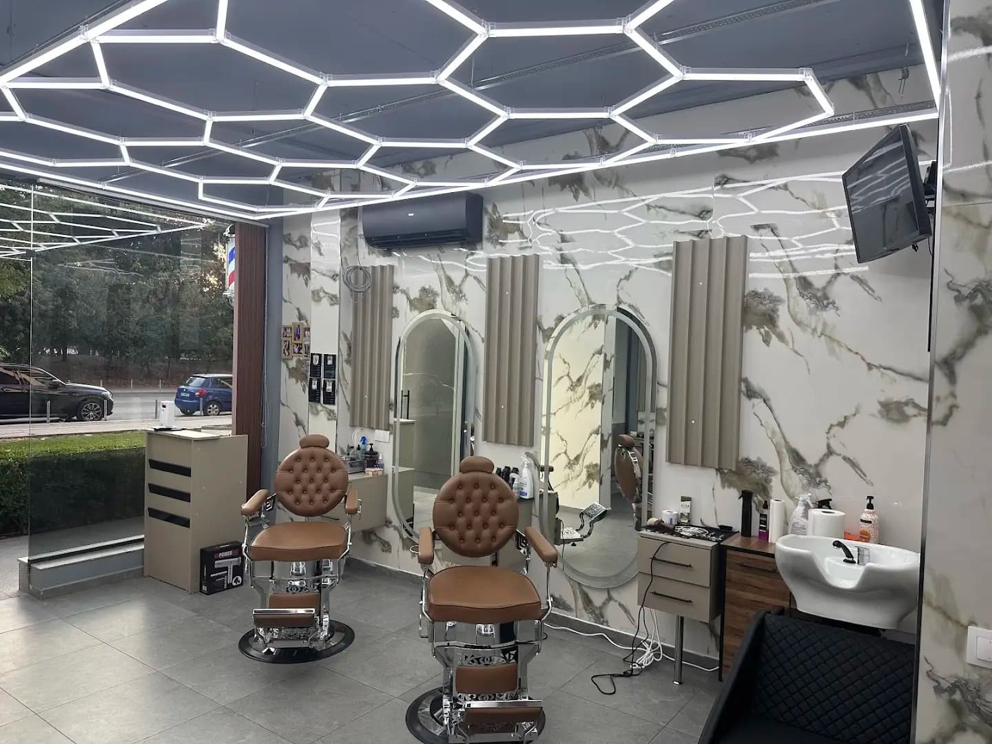 Barber Shop & Beauty Salon London