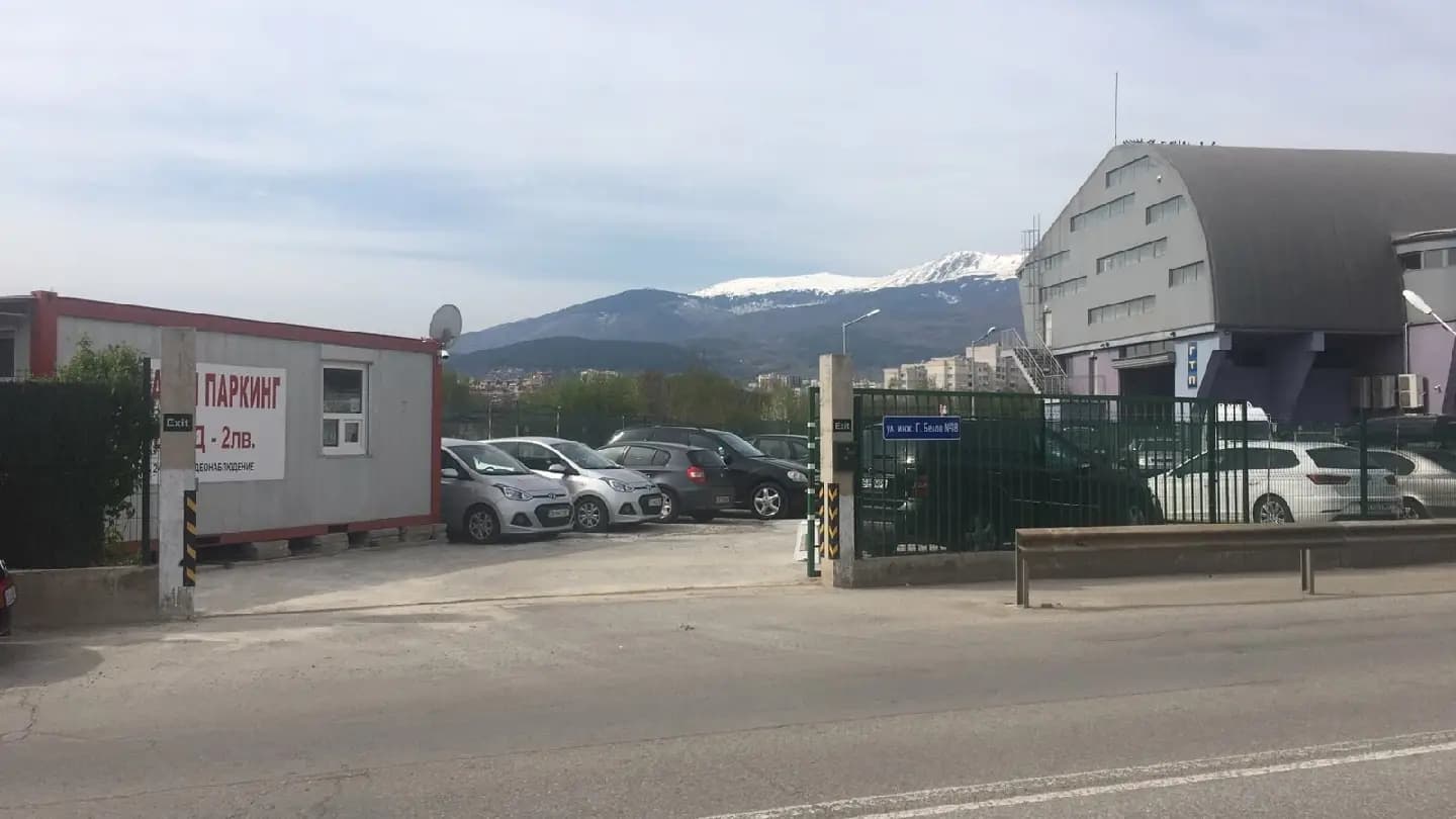 ПАРКИНГ МЛАДОСТ
