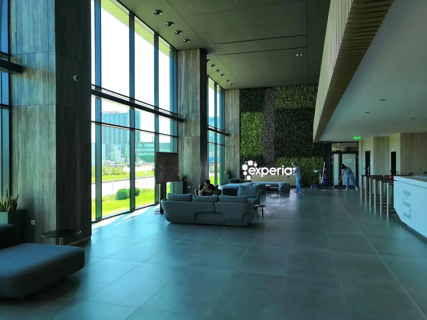 Experian България