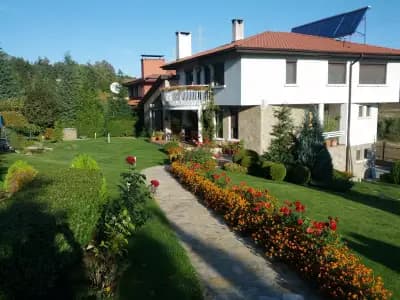 Лукс Гарден ООД