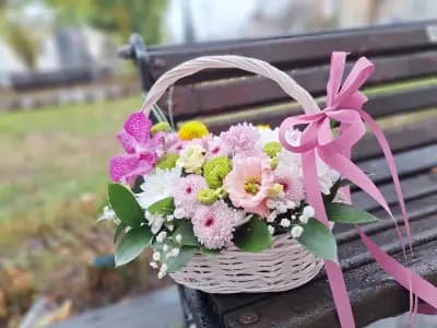 Цветарница,,Фиори"-цветя,подаръци и декорация.Доставка до адрес.Онлайн поръчки за доставки за цял свят.Фиори Си енд Джи