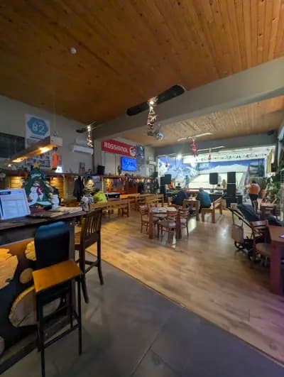 CARVE Indoor Ski, Board & Bar