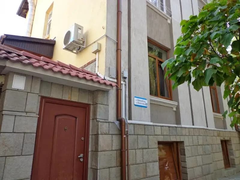 Л'Авенир хостел