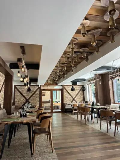 103 Alpine Hotel