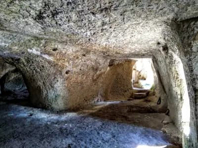 Костадинов скален манастир