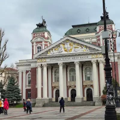 Фонтаните пред Народен театър "Иван Вазов"
